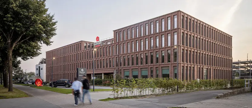 Firmenzentrale der Queisser Pharma GmbH & Co. KG in Flensburg